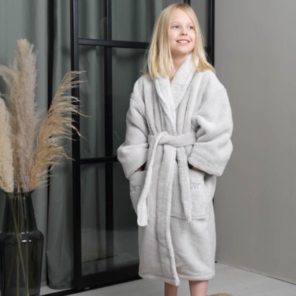 NWT Luin Living Kids Bathrobe in Gray Sz 6-9 Y